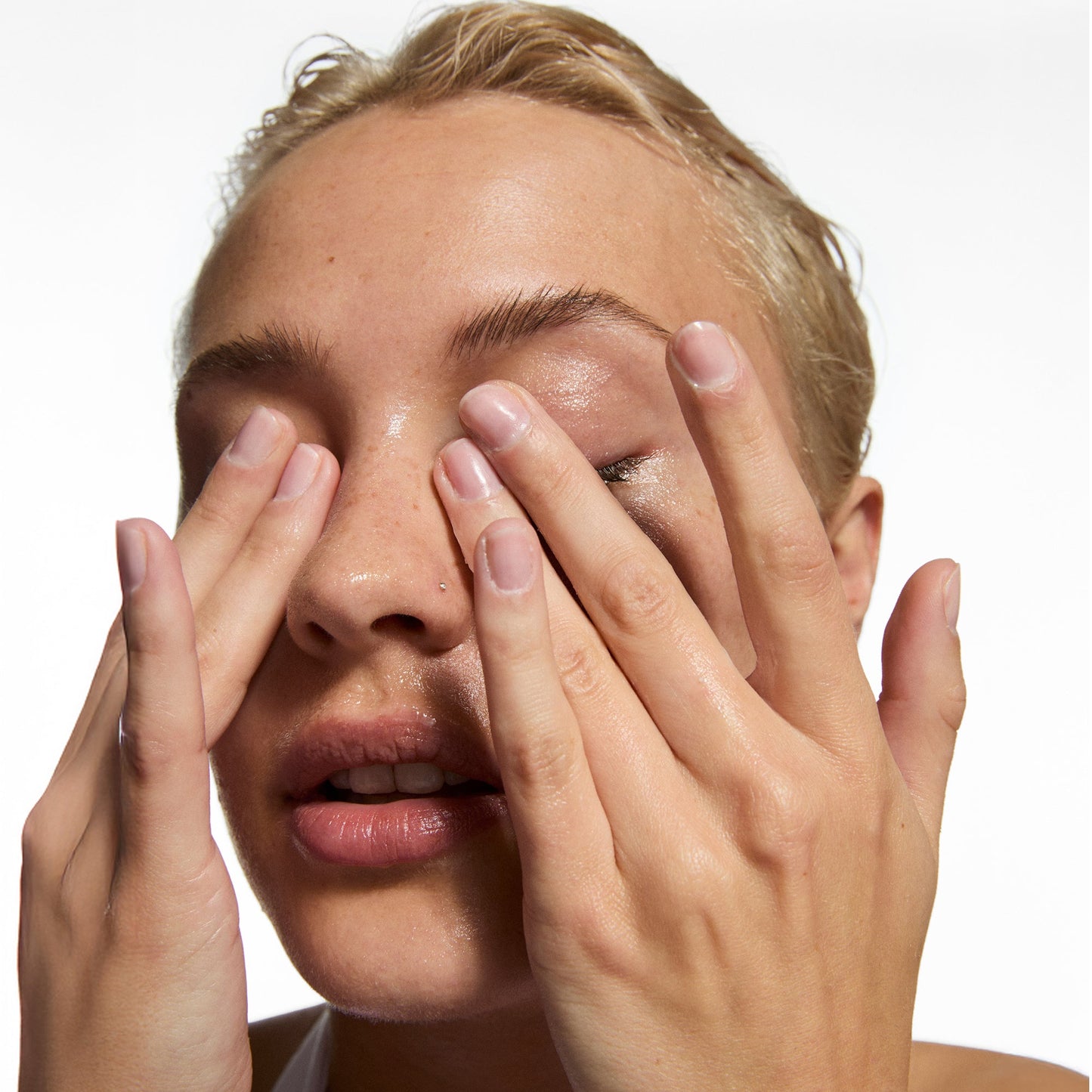 the-bestselling-intro-to-great-skin-g7 MysteryBundle_Model_2000x2000_8c068f88-8954-45a2-bafe-e122a0319042.jpg