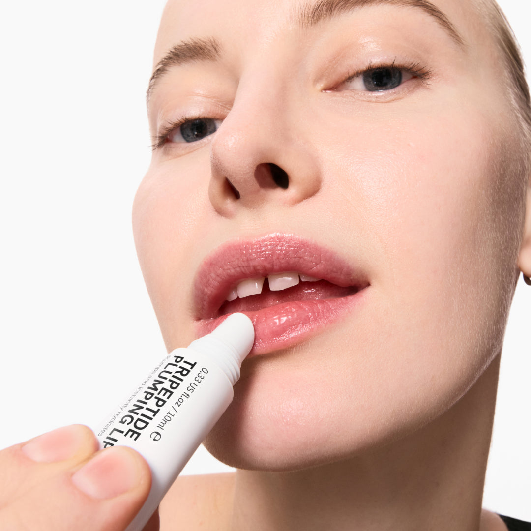 tripeptide-plumping-lip-balm-a8 Model01_270e8b98-a2ed-4742-b111-d25555f44100.jpg
