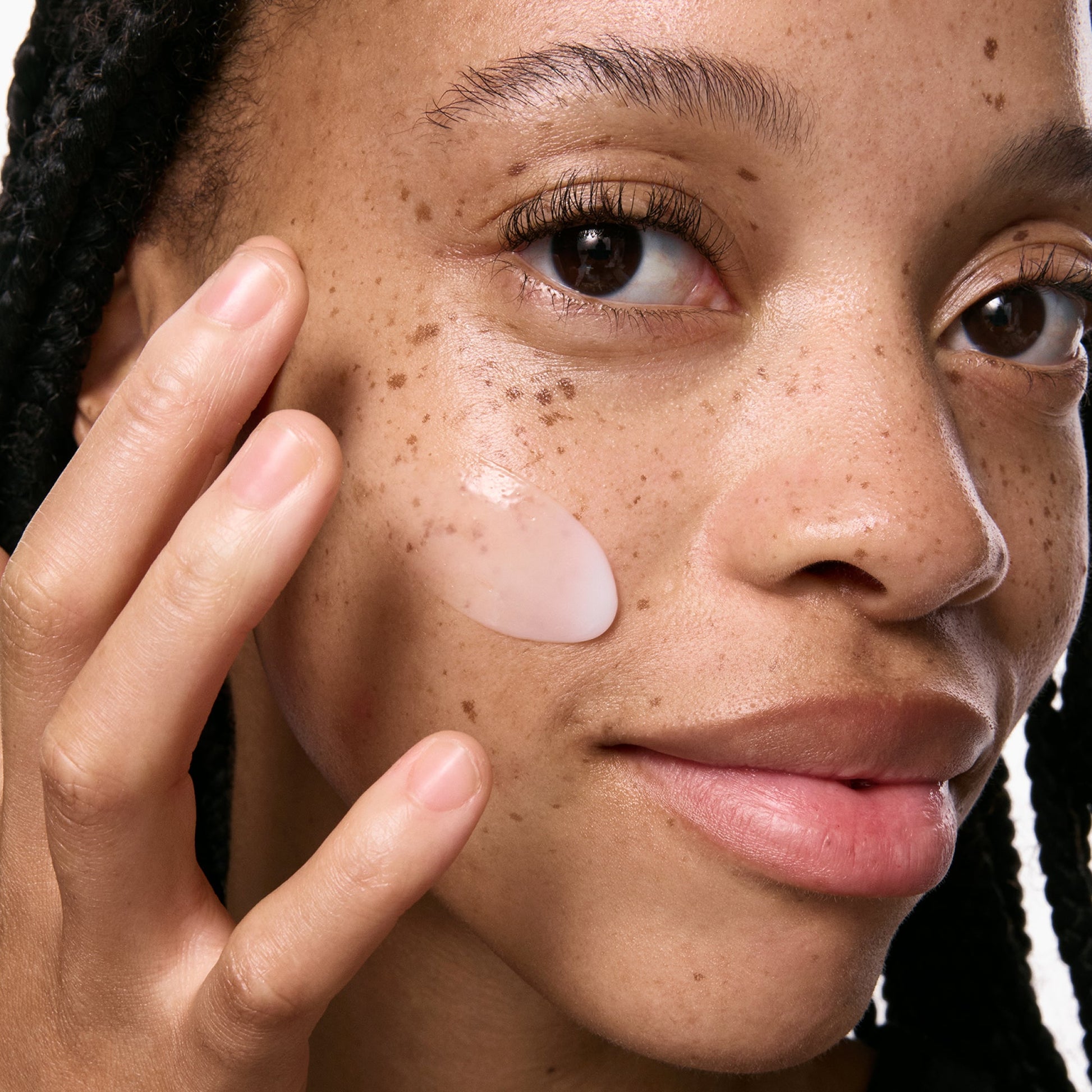vitamin-b-c-and-e-moisturizer-p8 VitBC_E_ModelGoopMacro_2000x2000_bc64d363-139d-4699-88a9-2e0b1942763a.jpg